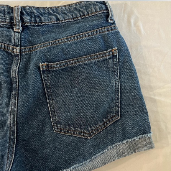 FOREVER21 HIGH WAISTED SHORTS - Picture 4 of 4